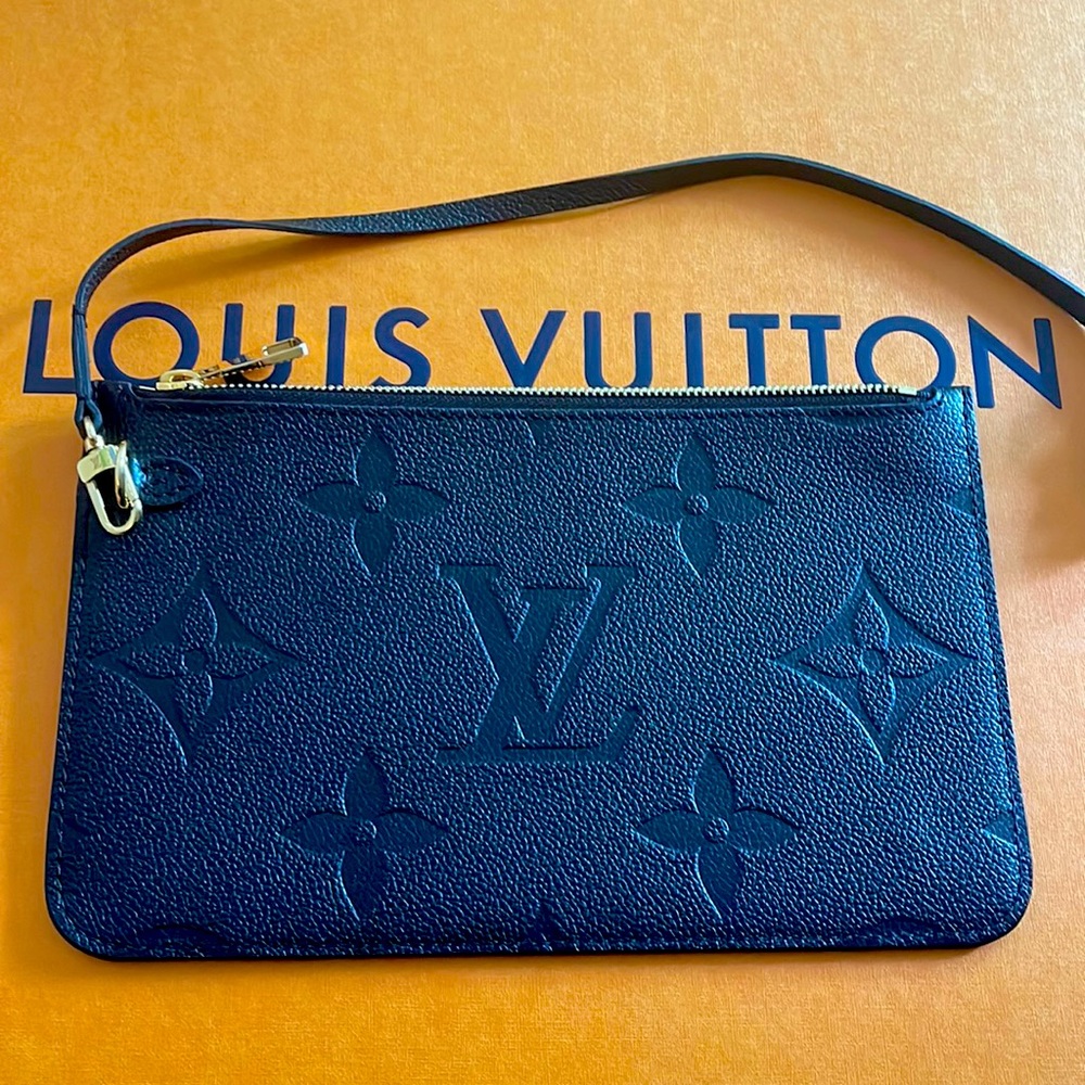 Never full pochette empreinte noir